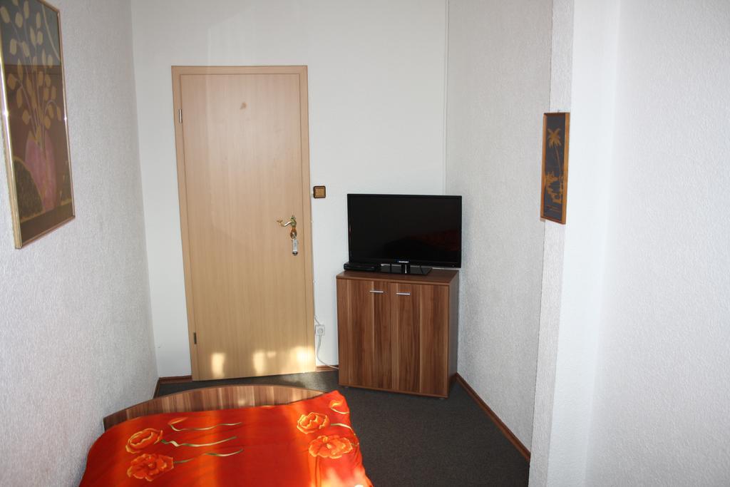 Hueblers-Schlafquartier Otel Fürstenwalde Oda fotoğraf