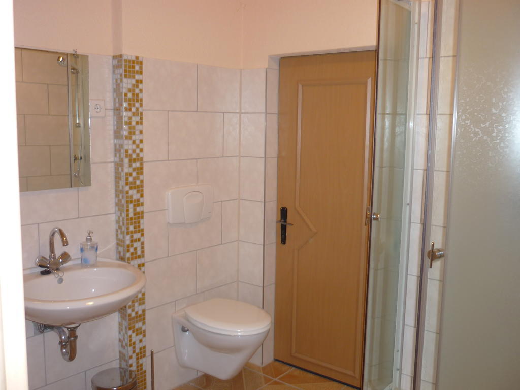 Hueblers-Schlafquartier Otel Fürstenwalde Oda fotoğraf