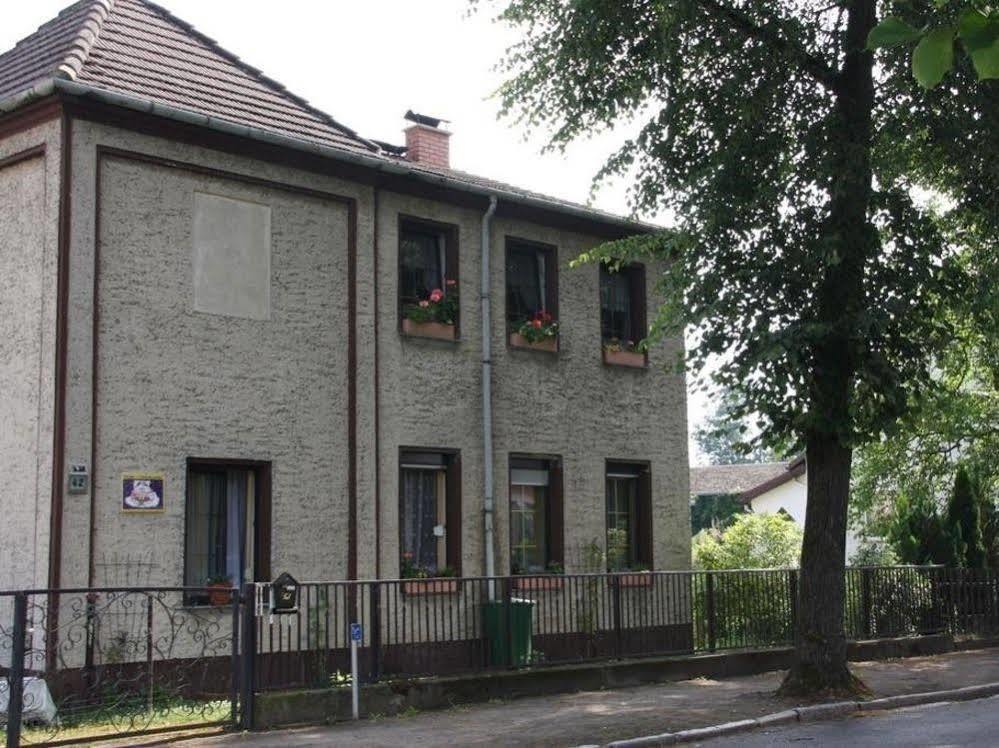 Hueblers-Schlafquartier Otel Fürstenwalde Dış mekan fotoğraf